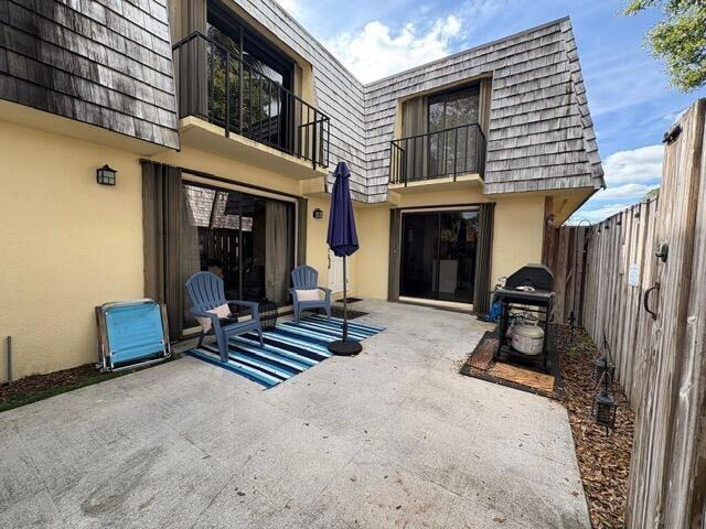 Foto del edificio - 303 Arabian Rd