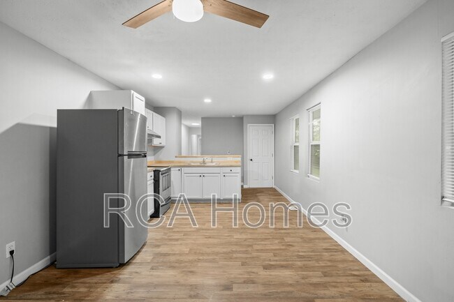 Foto del edificio - 834 W 26th St