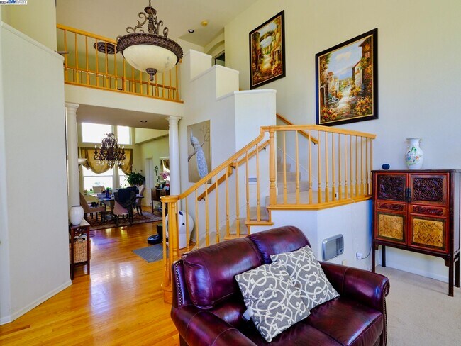 Building Photo - 672 Dunhill Dr