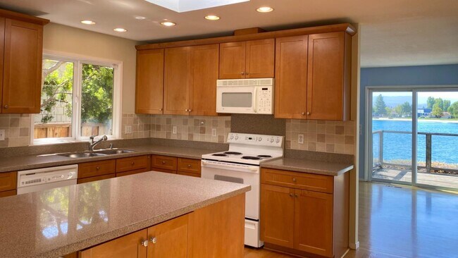 Building Photo - 275 Shearwater Isle