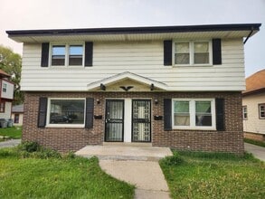 Building Photo - 7118-7120-7120 W Villard Ave