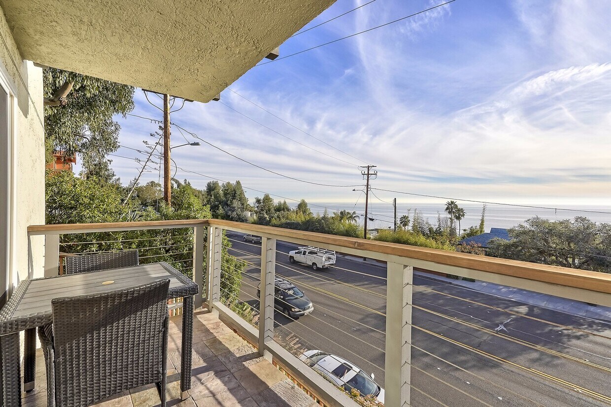 Building Photo - Oceanview Units