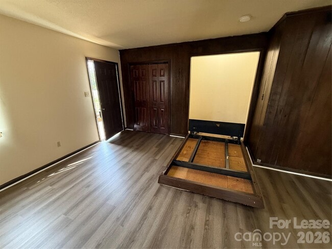 Foto del edificio - 810 10th St Blvd NW