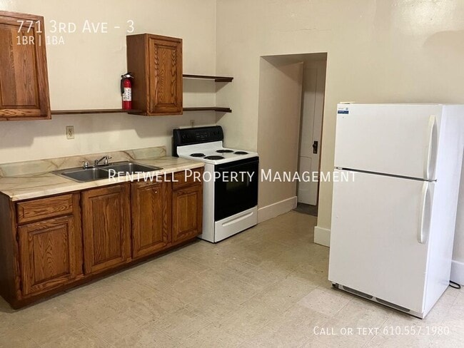 Building Photo - 771 3rd Ave
