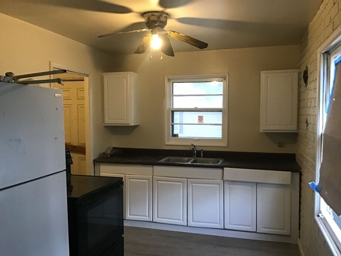 Primary Photo - 2 bedroom Single Family Home