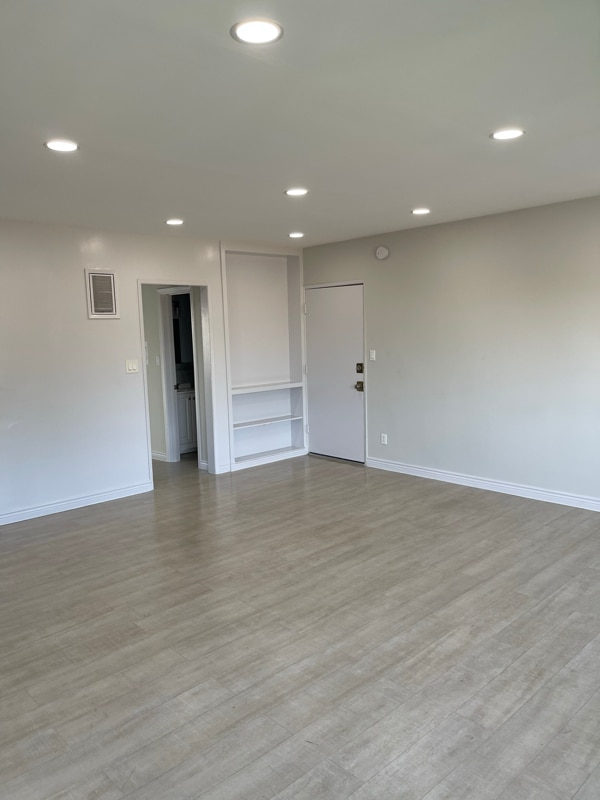 Foto principal - 2919 Carmona Ave
