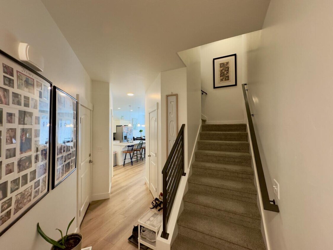Foto principal - 1023 N Ledger Dr