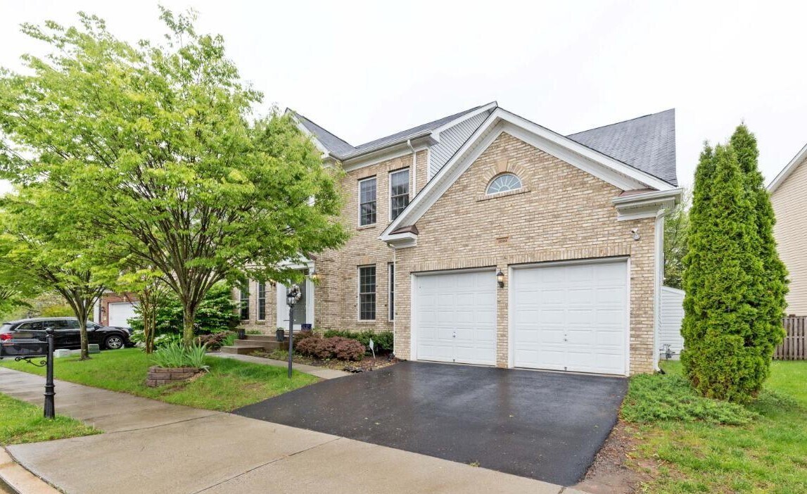 Primary Photo - 25163 Great Berkhamsted Dr