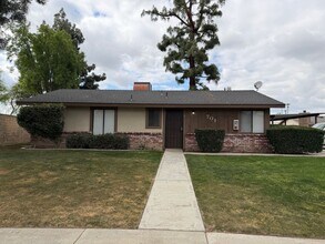 Building Photo - 701 Deseret Way