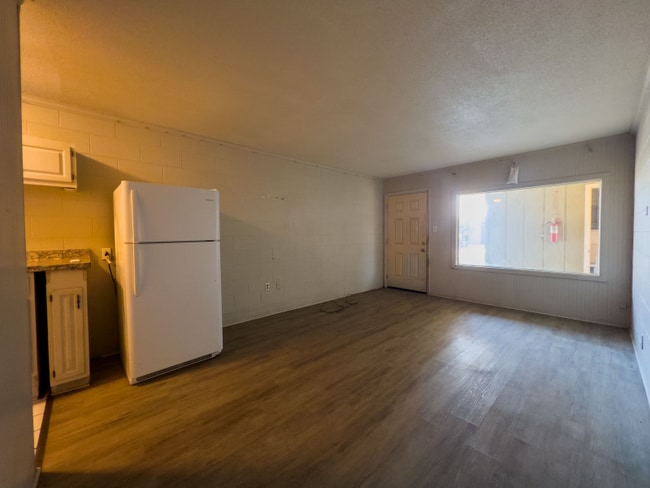 Photo - 403 6th Ave S Apartment