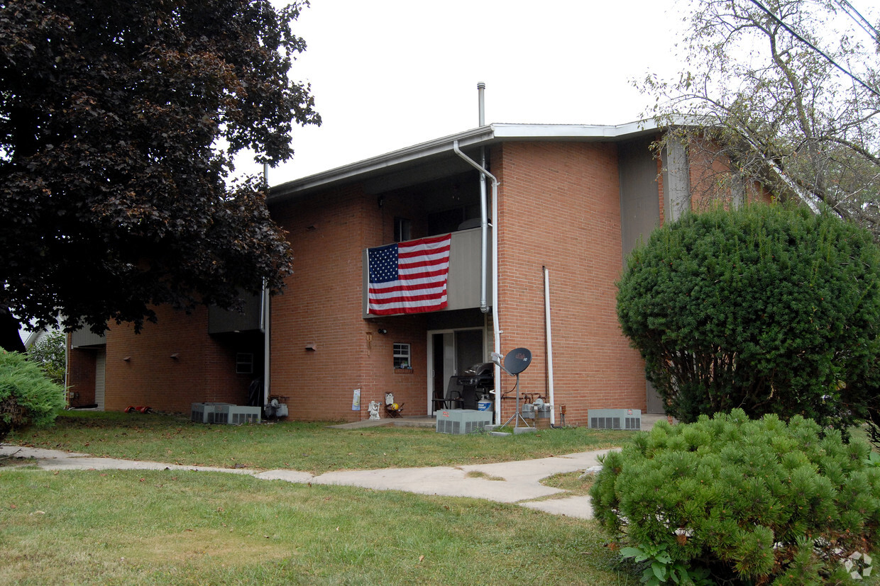 Building Photo - 230-232 W Sheridan Ave