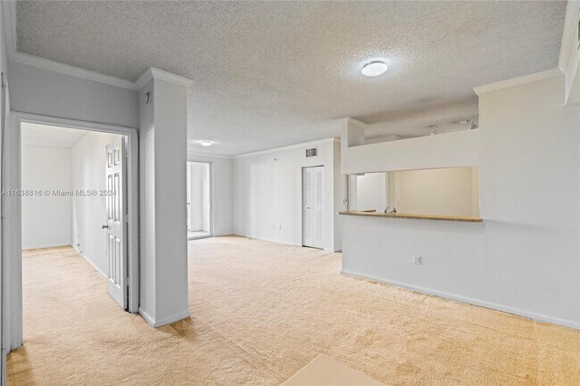 Foto del edificio - 17150 N Bay Rd