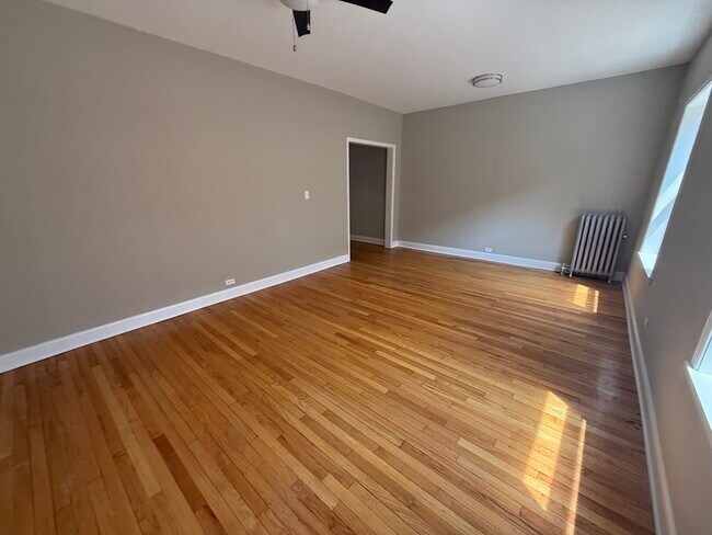 Foto del edificio - 836 E 53rd St