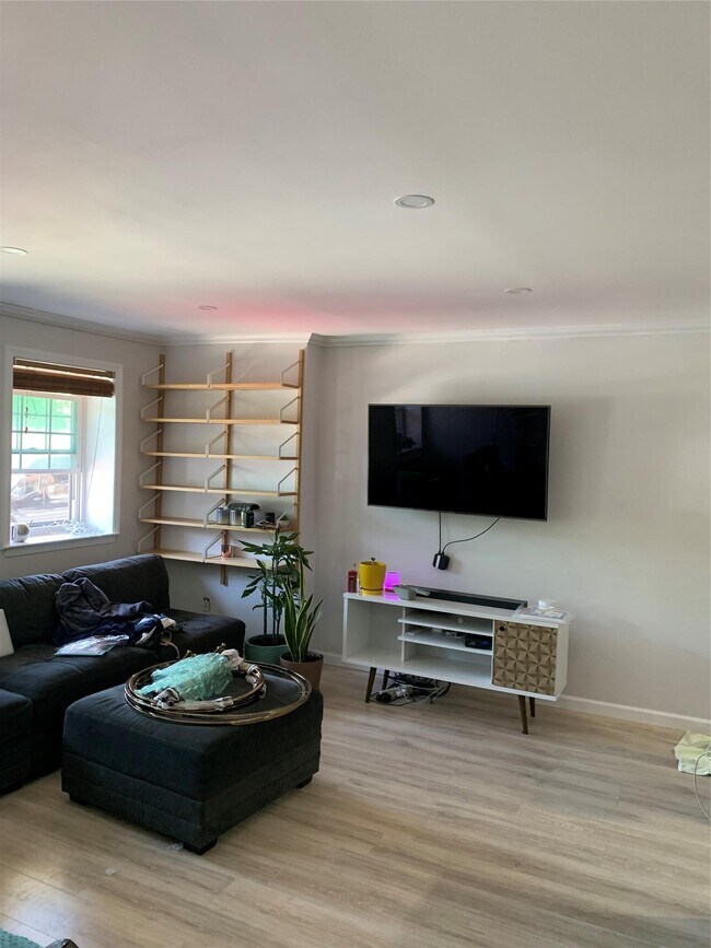 Foto del edificio - 15135-151-78 78th St