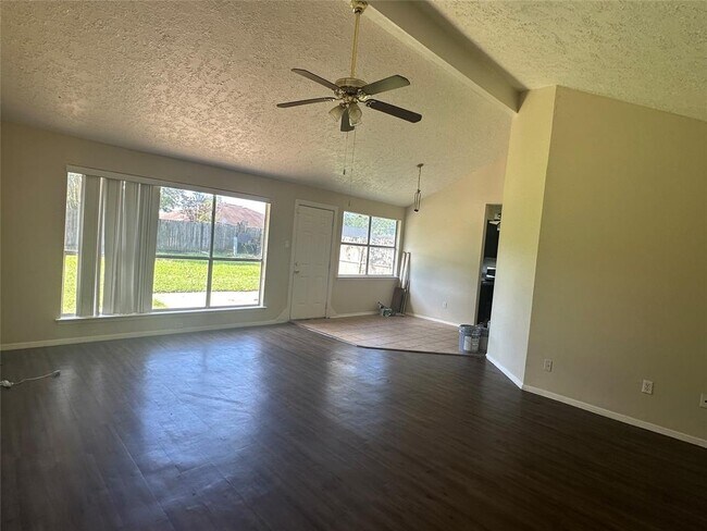 Foto del edificio - 2787 Spring Moss Dr