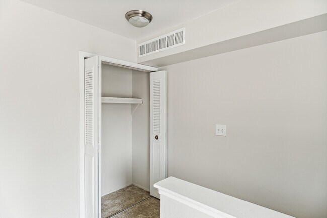 Foto del edificio - Pointe West Apartments