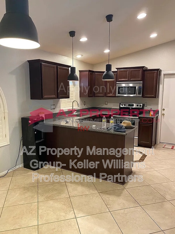 Building Photo - 12725 W Palm Ln