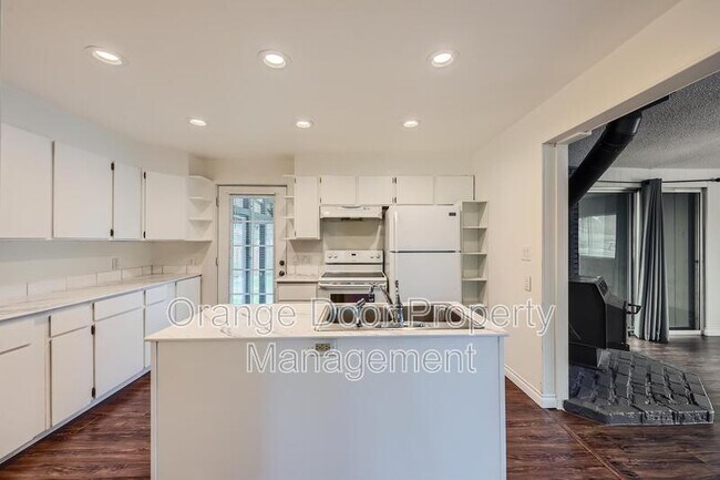 Building Photo - 1501 S 248th St