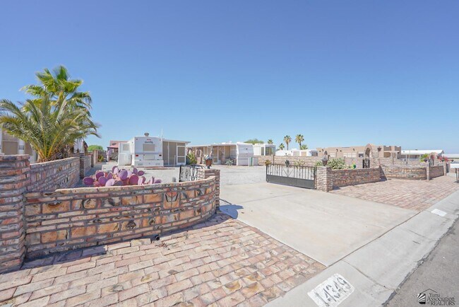 Foto del edificio - 14349 E 28th Ln