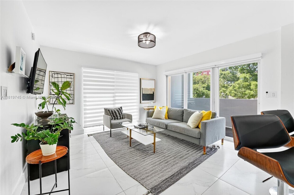 Foto principal - 2740 SW 28th Terrace
