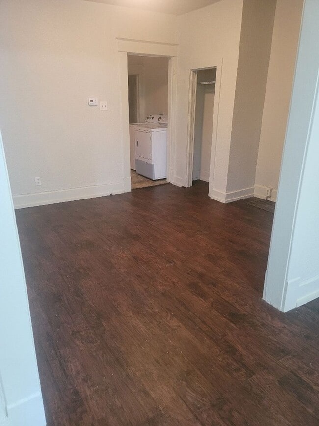 Building Photo - 1823-1825 Duplexes