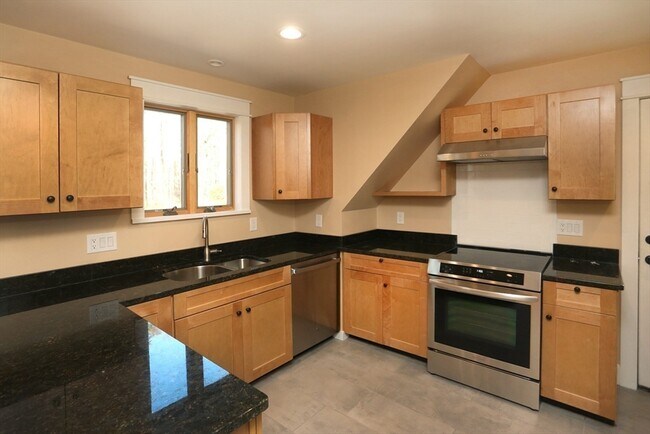 Foto del edificio - 12 Warren Ave