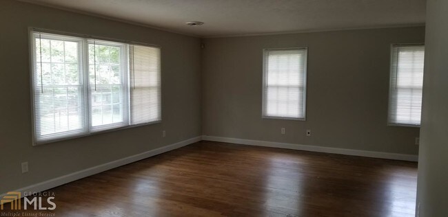 Foto del edificio - 3166 Rebecca St SW