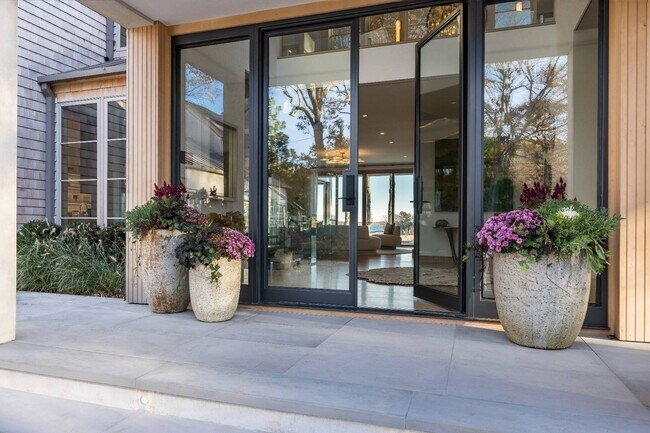 Foto del edificio - 60 Woodland Dr
