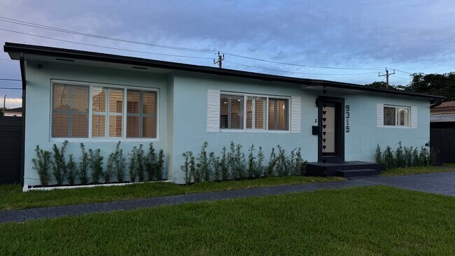 Foto del edificio - 8366 SW 37th St