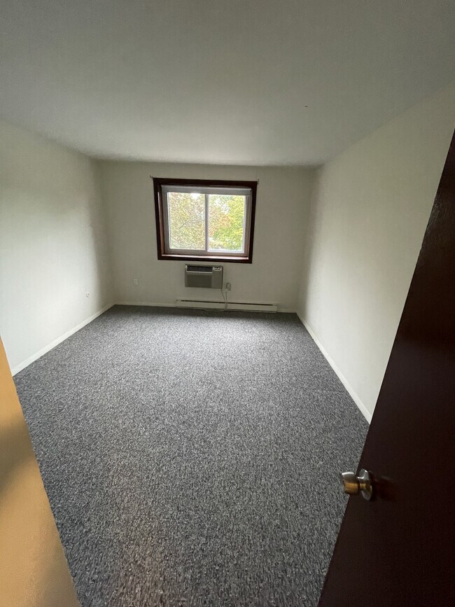 Foto del edificio - Hilltop Garden Apartments