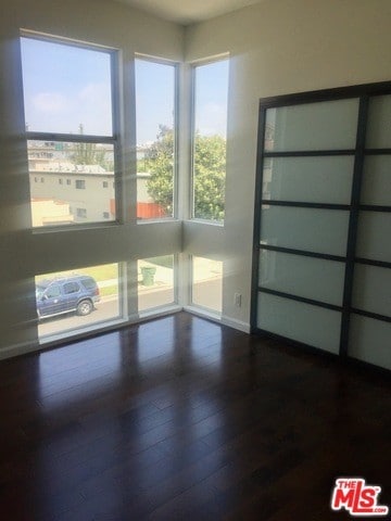Foto del edificio - 2481 Corinth Ave