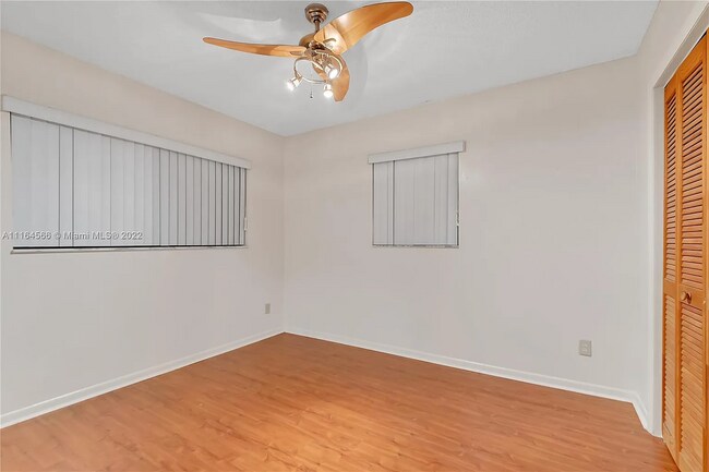 Foto del edificio - 2001 SW 97th Ave