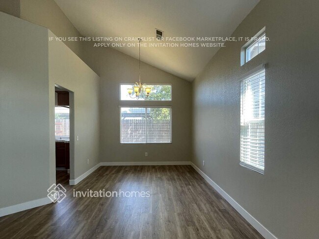 Foto del edificio - 9255 Boulder Falls Ct