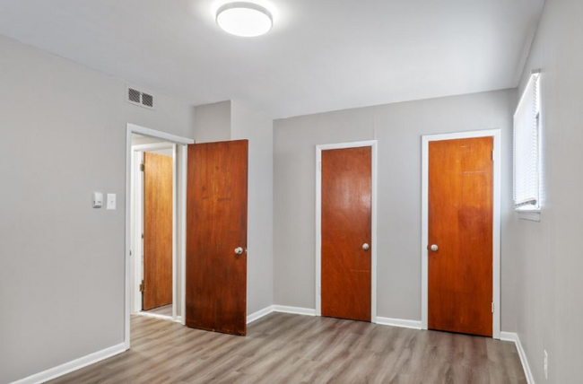Foto del edificio - 2707-2715 Stanwood St