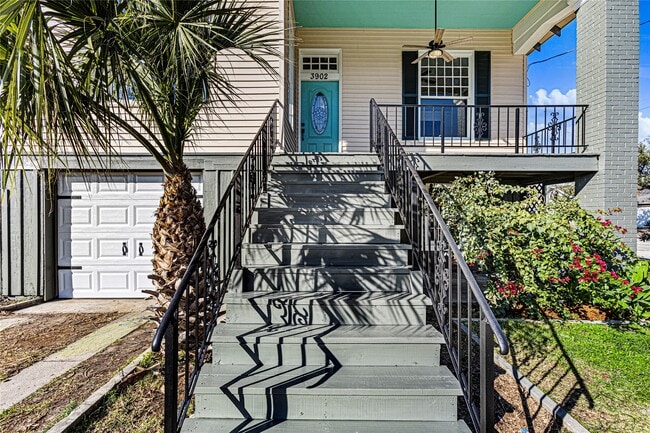 Building Photo - 3902 Bernardo De Galvez Ave