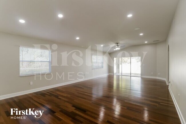 Foto del edificio - 25821 Syme Ct