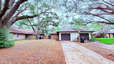 Building Photo - 7909 Richwood Dr
