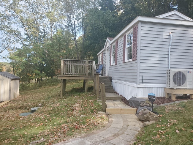 Building Photo - 402 Grubb Rd