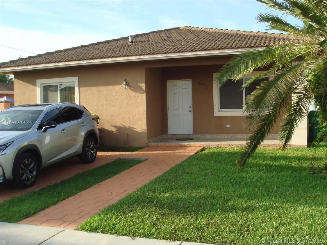 Primary Photo - 10810 SW 219th St