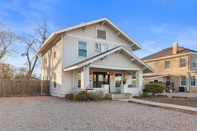 Building Photo - 915 N Center St