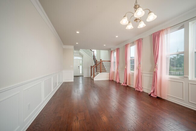 Building Photo - 2825 Dillon Dr