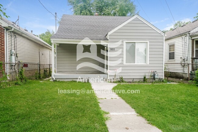 Building Photo - 920 Brentwood Ave