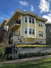 Building Photo - 826 N Garden St
