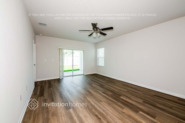 Foto del edificio - 8025 Majestic Palms Ct