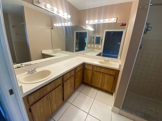 Foto del edificio - 3/2 East Orlando home -$500 OFF THE FIRST MONTH'S RENT