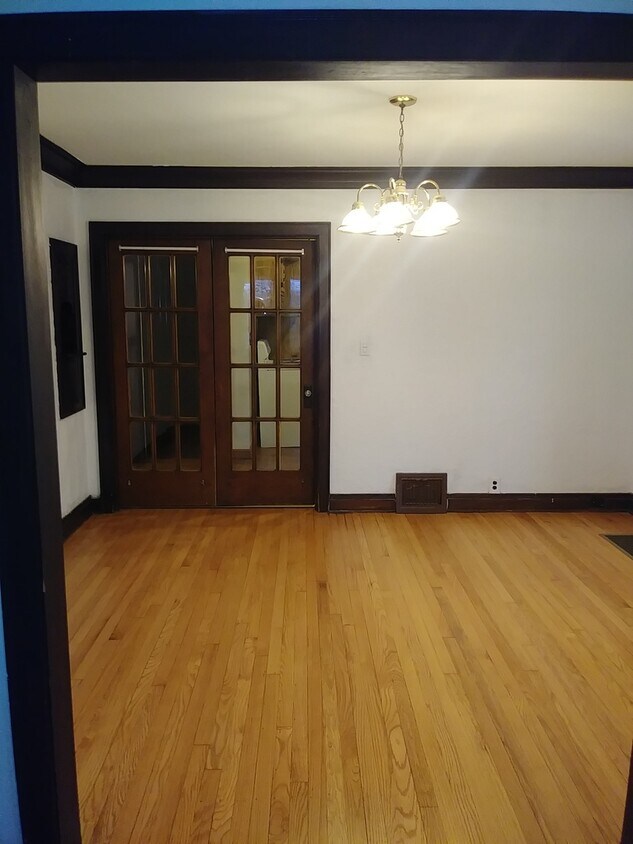 Primary Photo - 2744 Burr Oak Ave