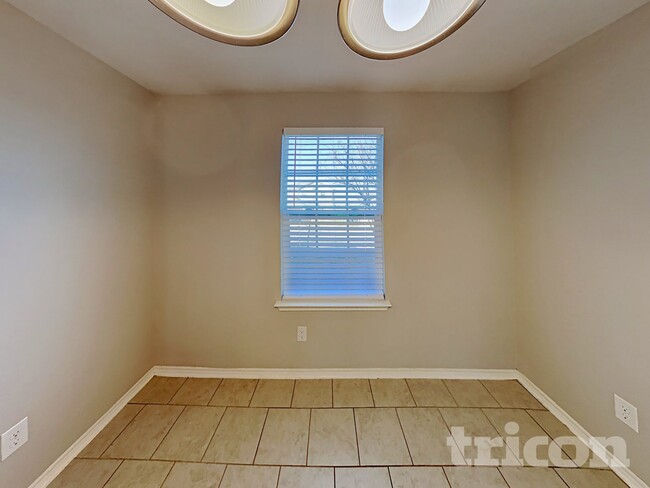 Building Photo - 7135 Aphrodite Mist