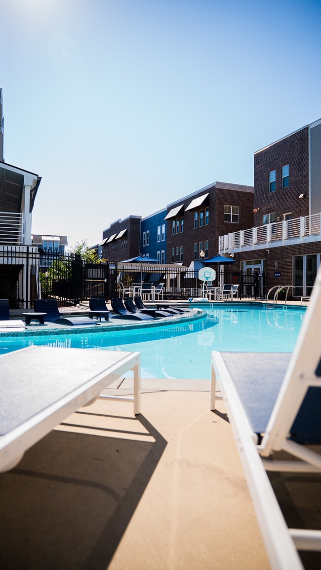 Building Photo - The Dillon