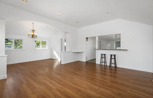 Foto del edificio - 10612 NW Skyline Blvd