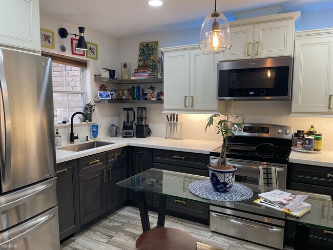 Building Photo - 3 br, 3 bath House - 519 Zapata Avenue
